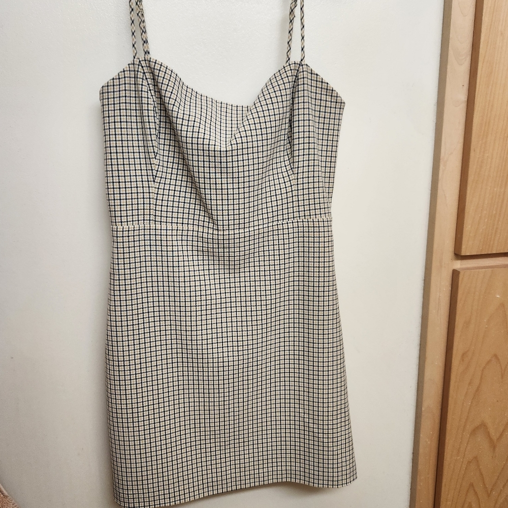 Aritzia Wilfred New Classic Dress (As seen on Taylor Swift)